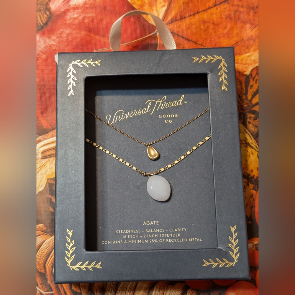 Universal Thread Double Strand White Agate & Goldtone Necklace 16" Boxed